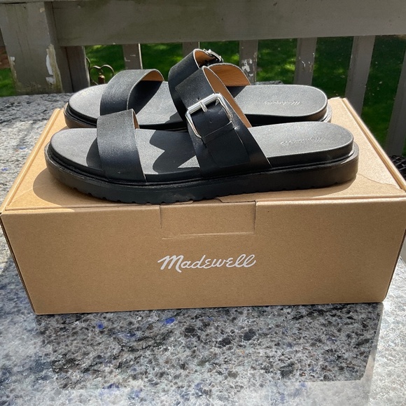 Women's Sandal - Picture 4 of 4